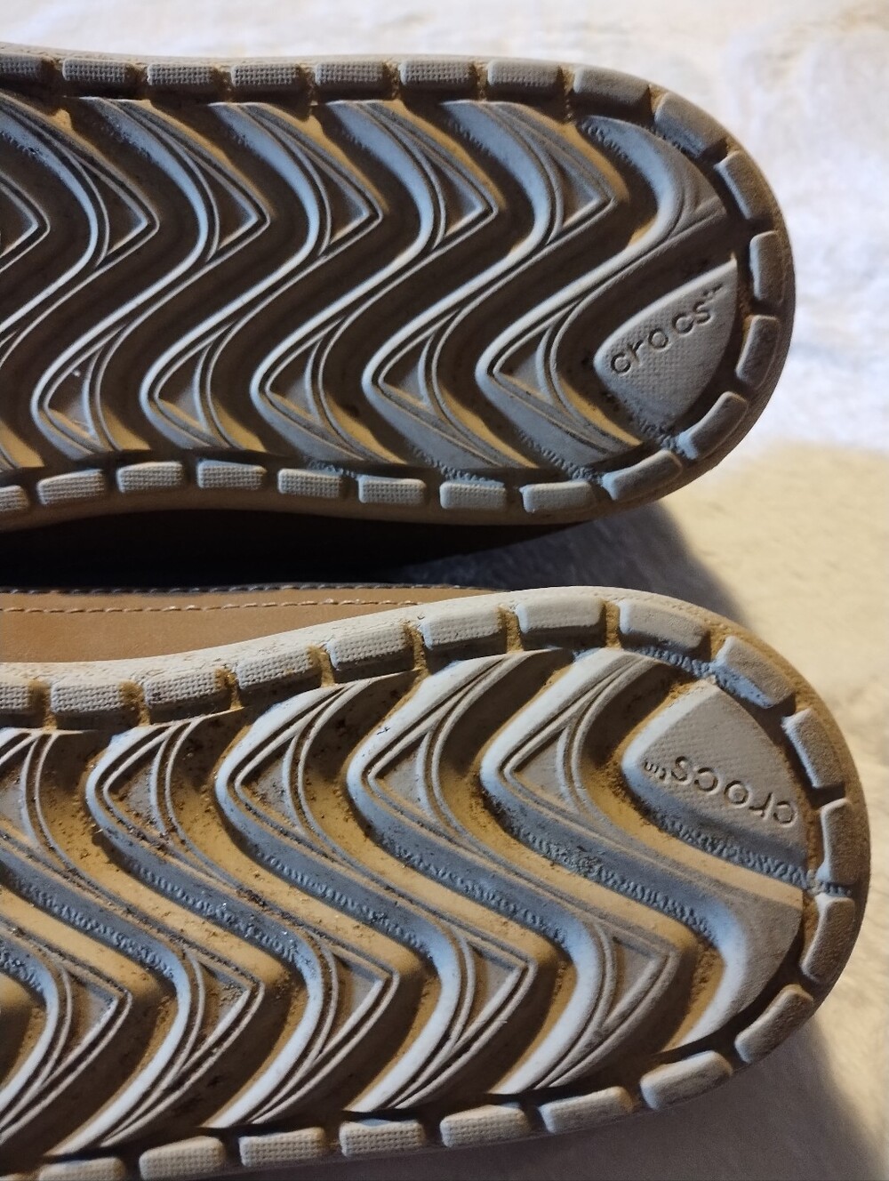 CROCS Men's Santa Cruz Denim-Look Lace-Up Sneakers - Navy Blue - Picture 4 of 7